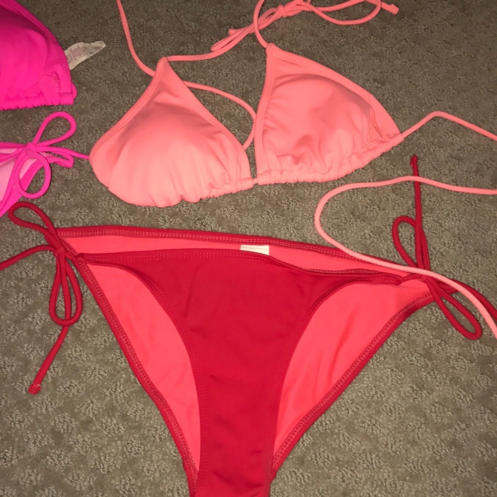 Bathing suits - Picture 3 of 3